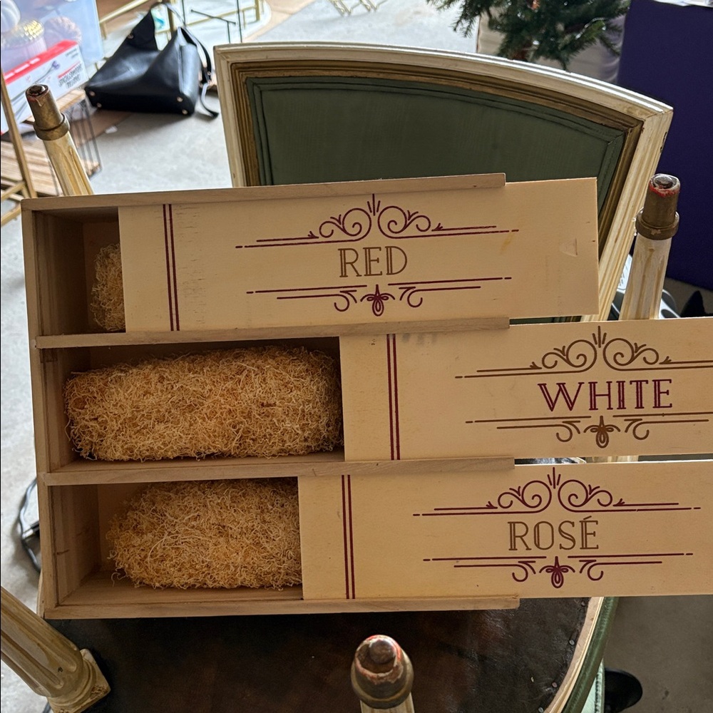Vintage Style Wood Wine Display Box - Red White Rosé - Picture 2 of 2